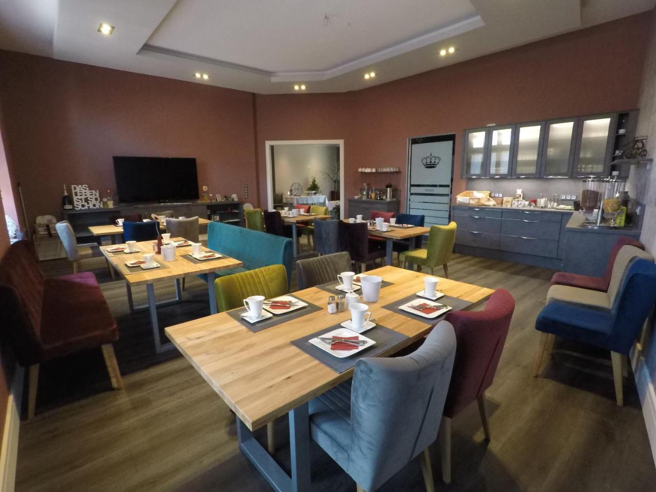 Hotel - Pension & Gaststaette "Alter Koenig" Hettstedt Bagian luar foto
