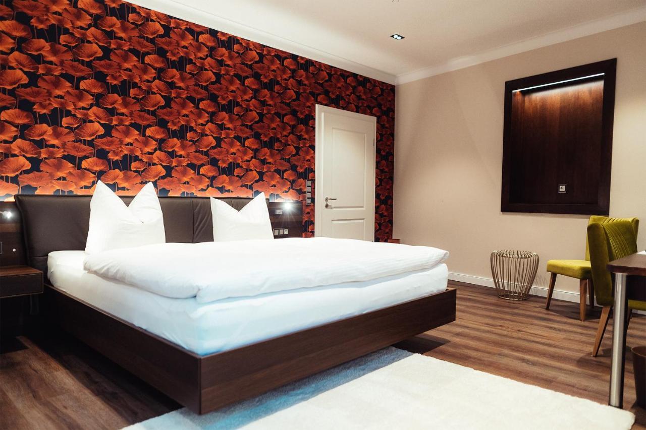 Hotel - Pension & Gaststaette "Alter Koenig" Hettstedt Bagian luar foto